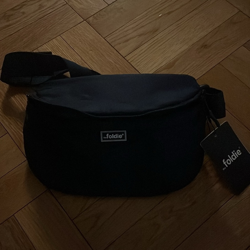 Foldie belt bag crossbody! Navy! Never used, new with tag